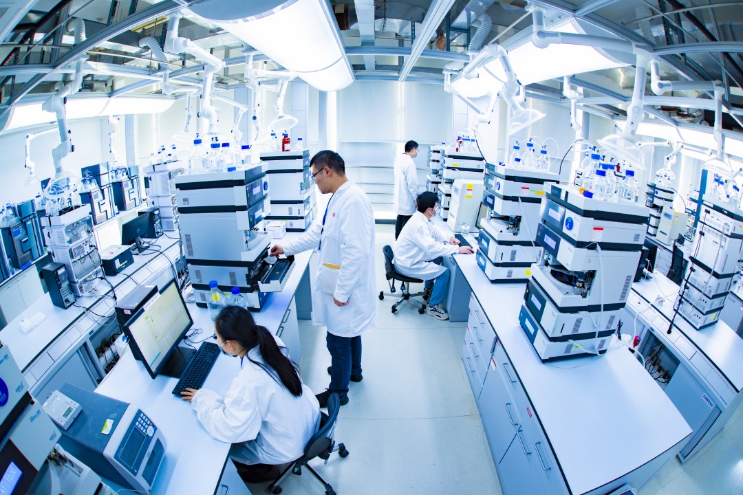 202212021318272790.jpg 17-實驗室全景_副本.jpg